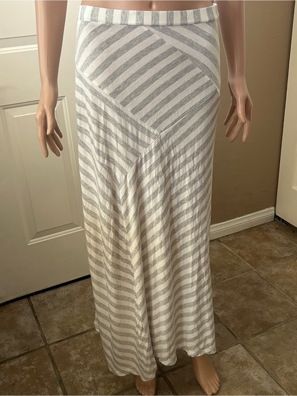 Design History Striped White and Gray Maxi Skirt size S